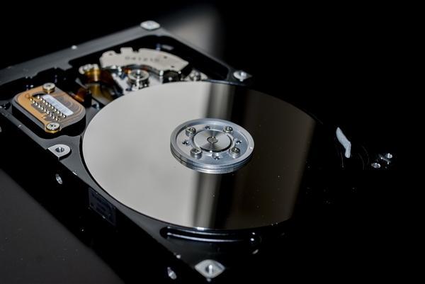 2018年度机械硬盘故障率报告：东芝14TB重灾、HGST最稳定的照片 - 1